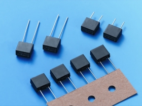 方型保险丝黑色